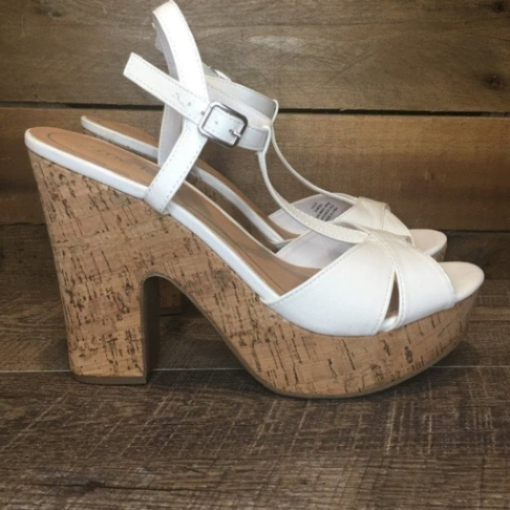 NEW Me Too T-Strap Platform Dress Sandals